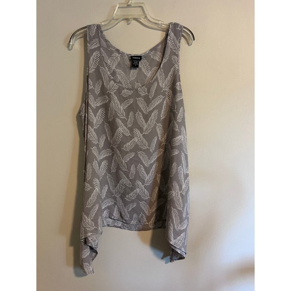 torrid Tops - Torrid Gray Feather Print Sharkbite Hem Tank Top Blouse Size 0 Large 12